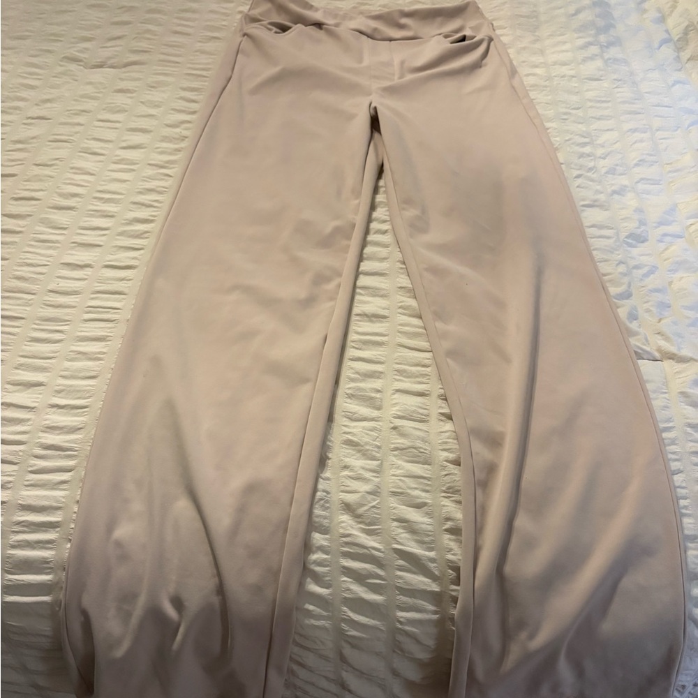 Women's Straight Leg Pants in Khaki